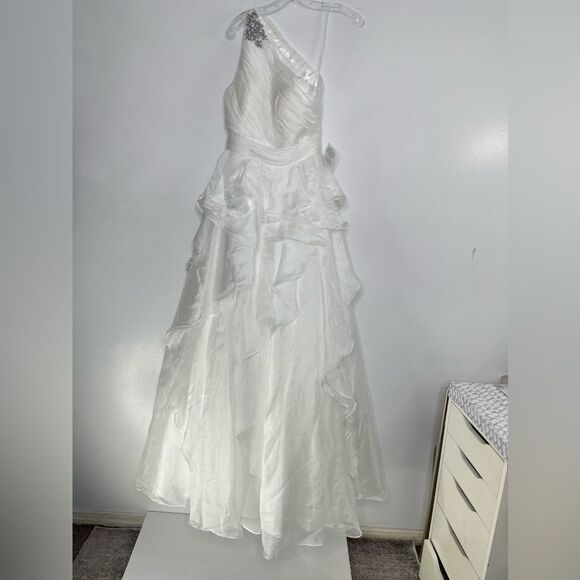 Mac Duggal 49541 Jewel Broach One Shoulder Cascade Layered Gown, White, Size 4 - Picture 2 of 13